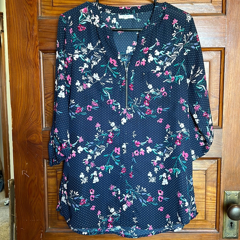Women’s Maurice’s dress shirt